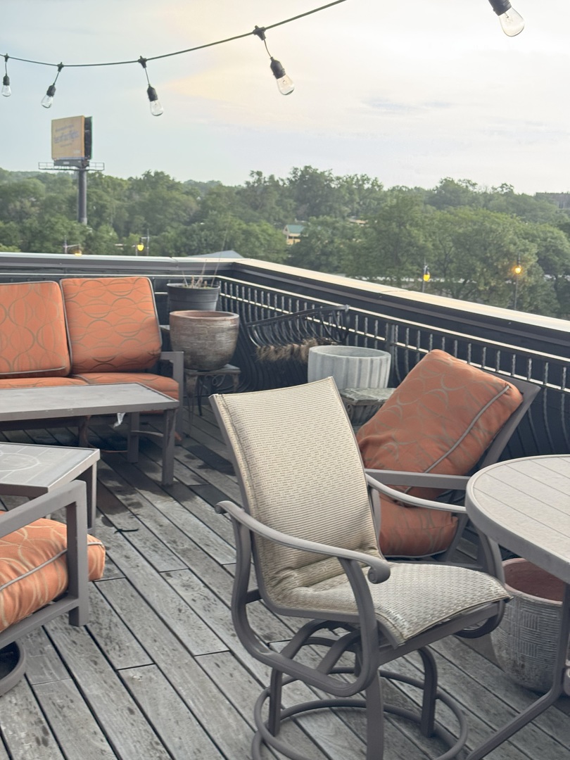 5454 W Higgins Avenue #3, Chicago, IL 60630