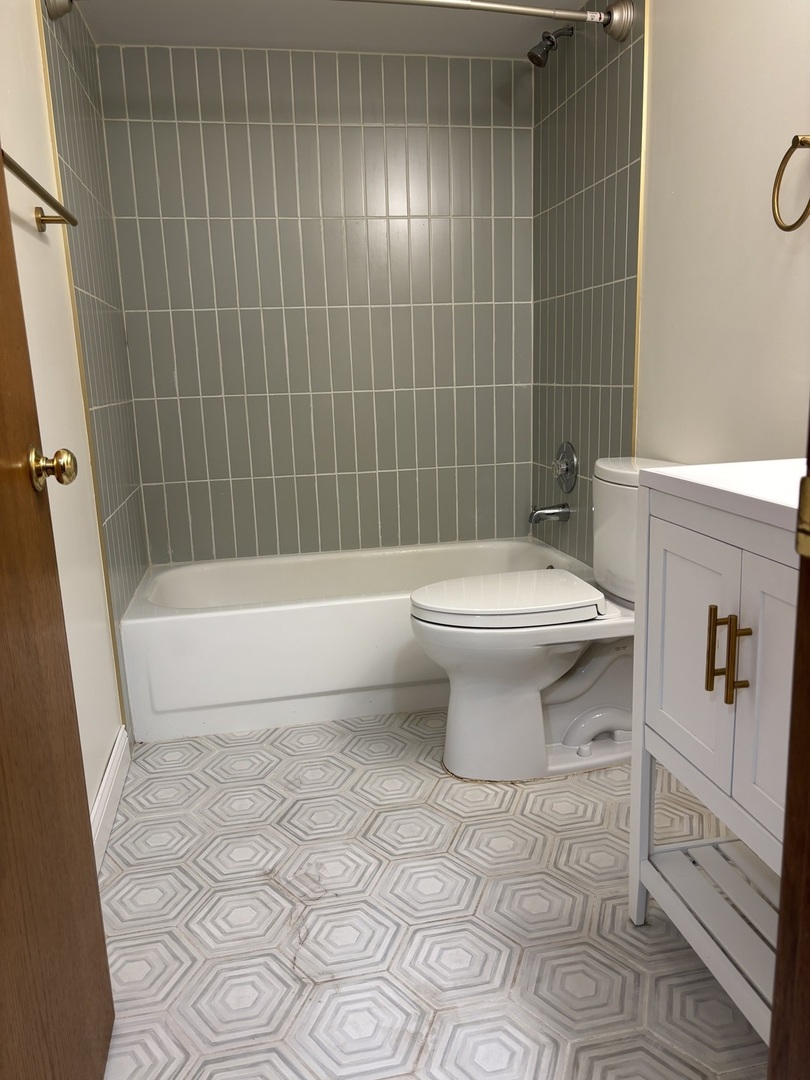 6565 W Belmont Avenue #104N, Chicago, IL 60634