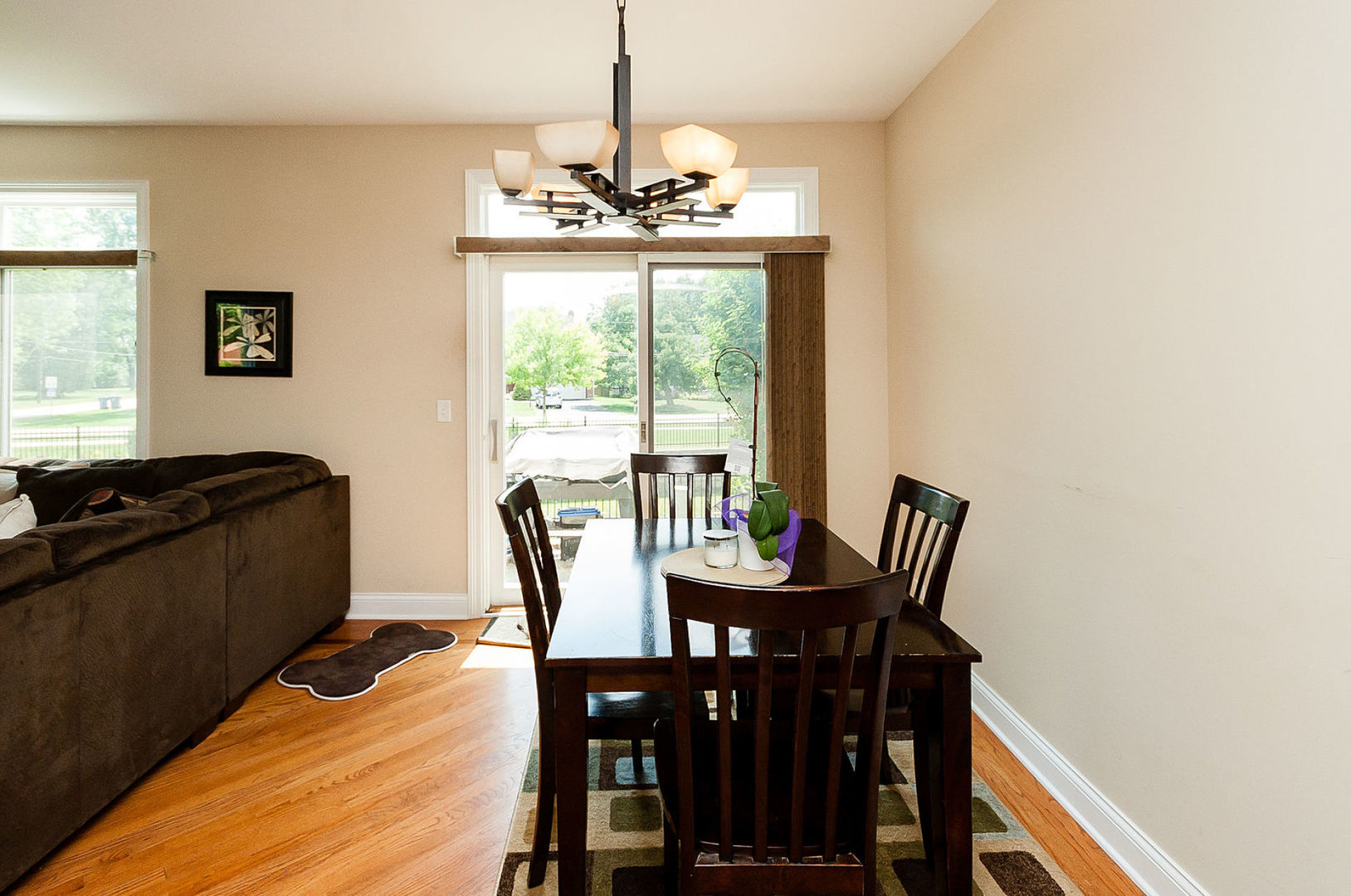 196 Mayo Court, Elmhurst, IL 60126