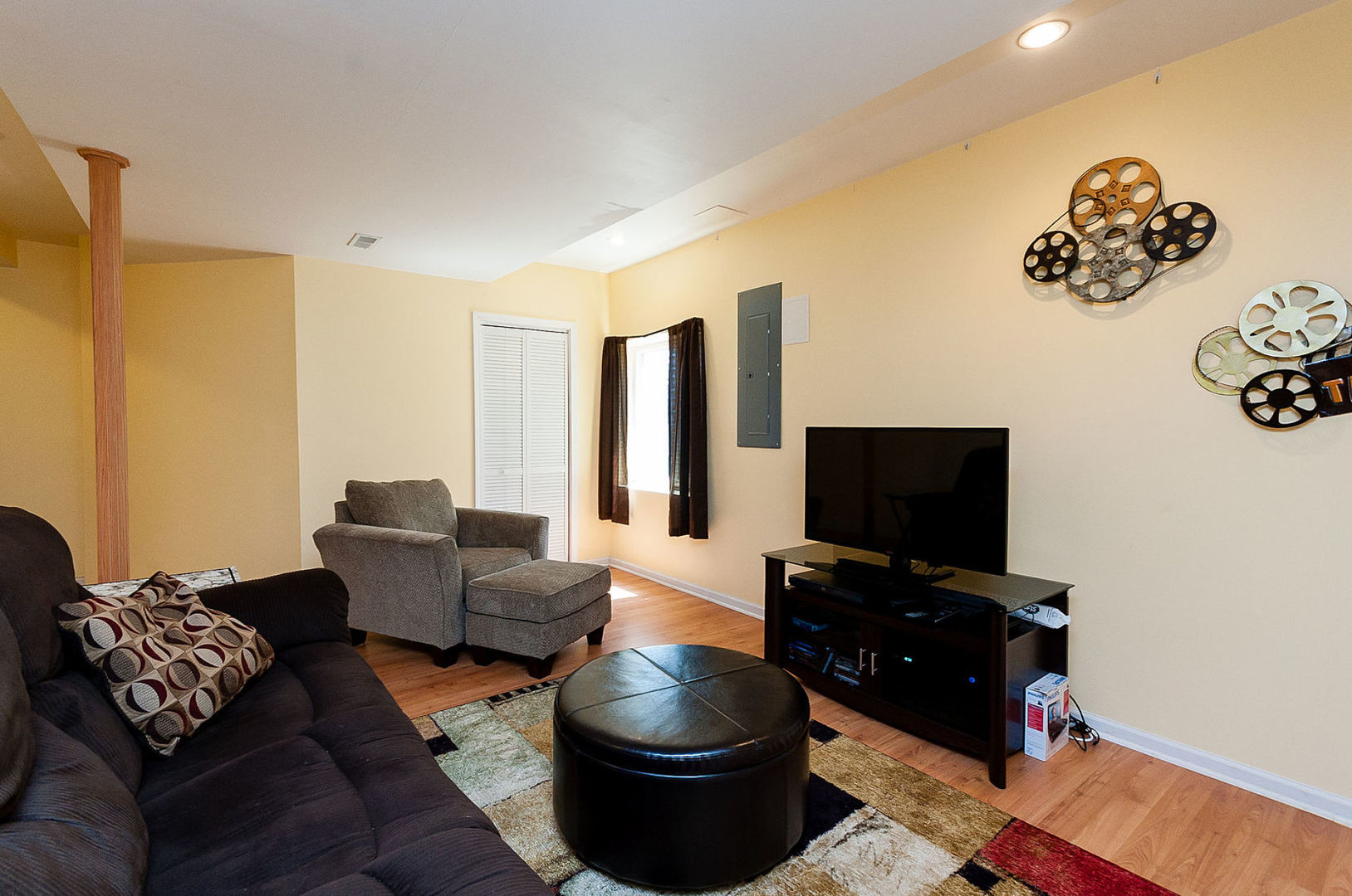 196 Mayo Court, Elmhurst, IL 60126