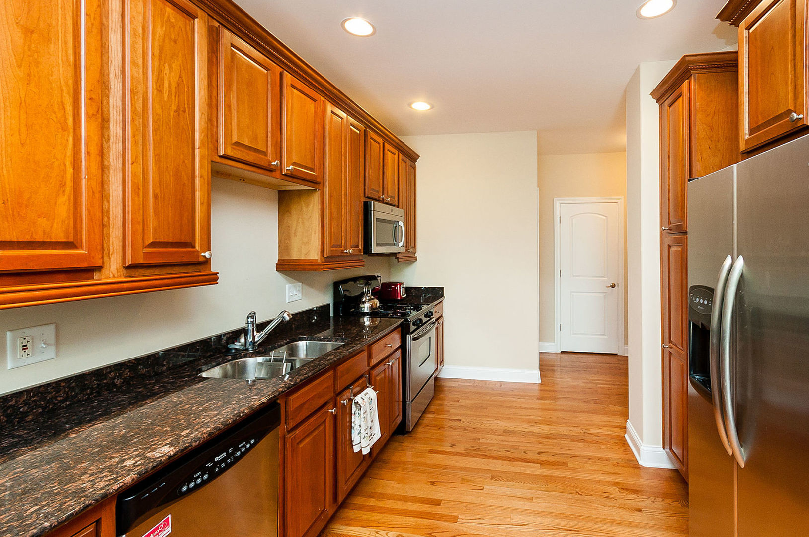 196 Mayo Court, Elmhurst, IL 60126
