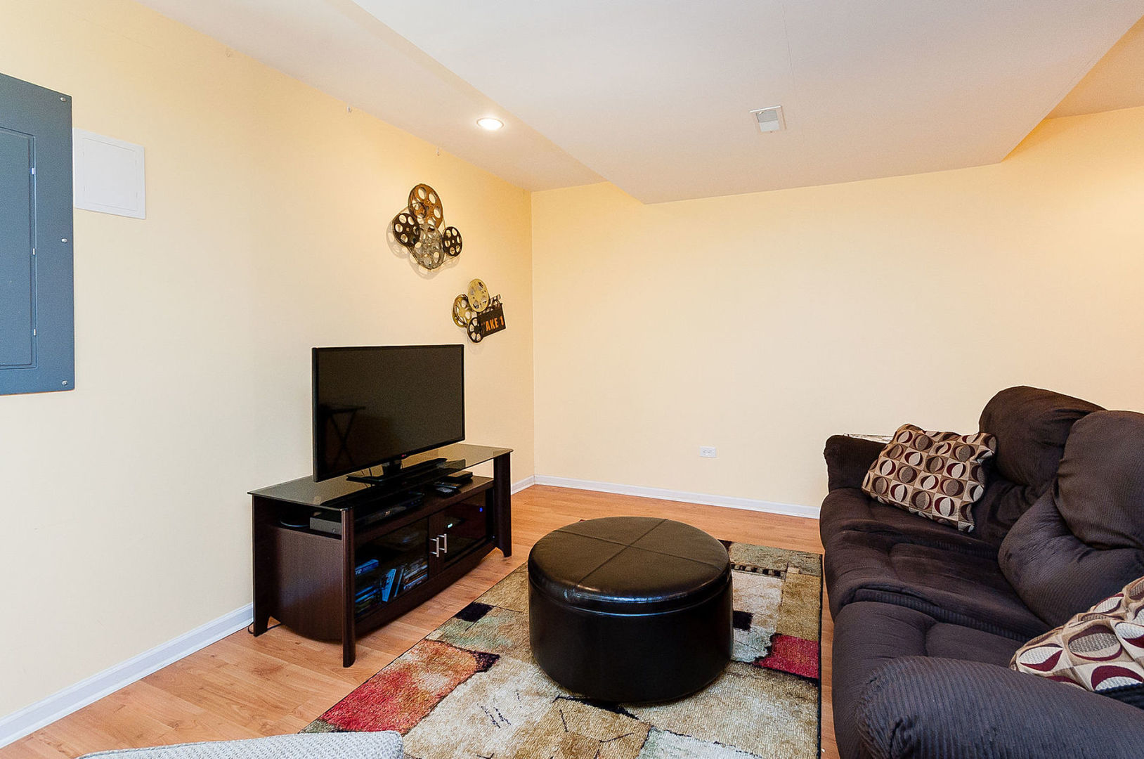 196 Mayo Court, Elmhurst, IL 60126