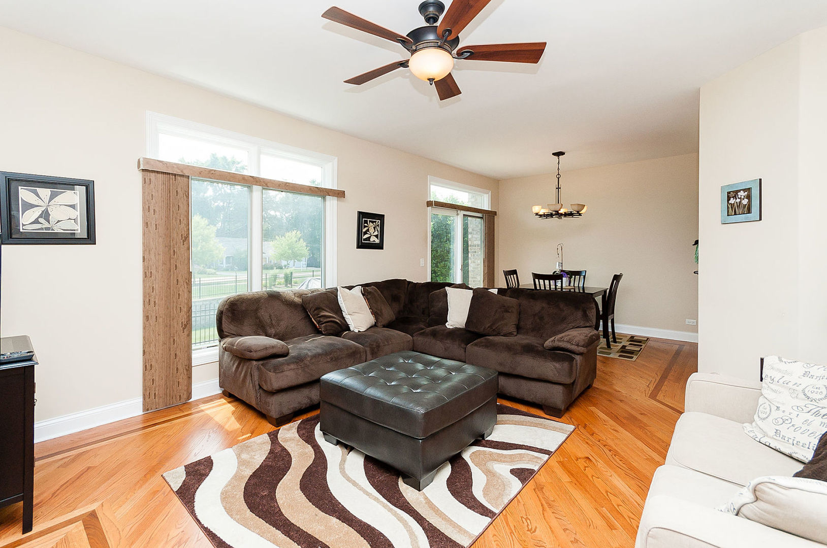 196 Mayo Court, Elmhurst, IL 60126
