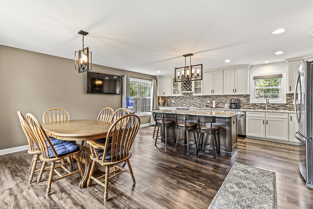 20624 S Frankfort Square Road, Frankfort, IL 60423