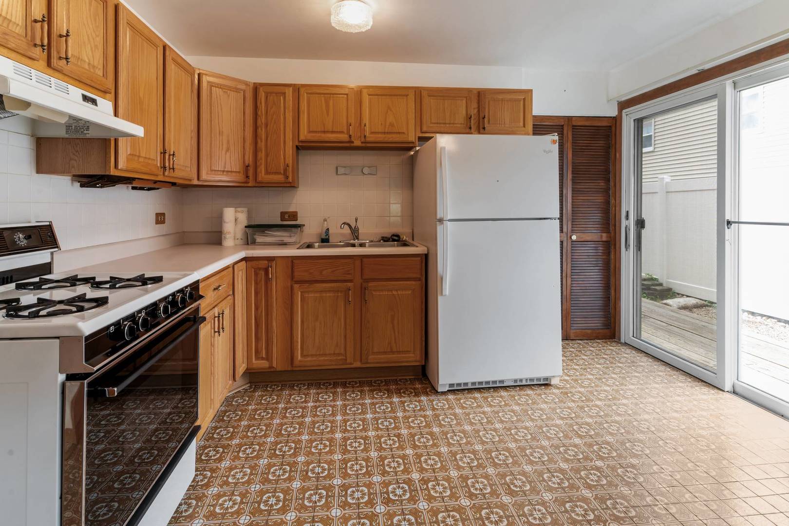 26W447 Harrison Avenue, Winfield, IL 60190