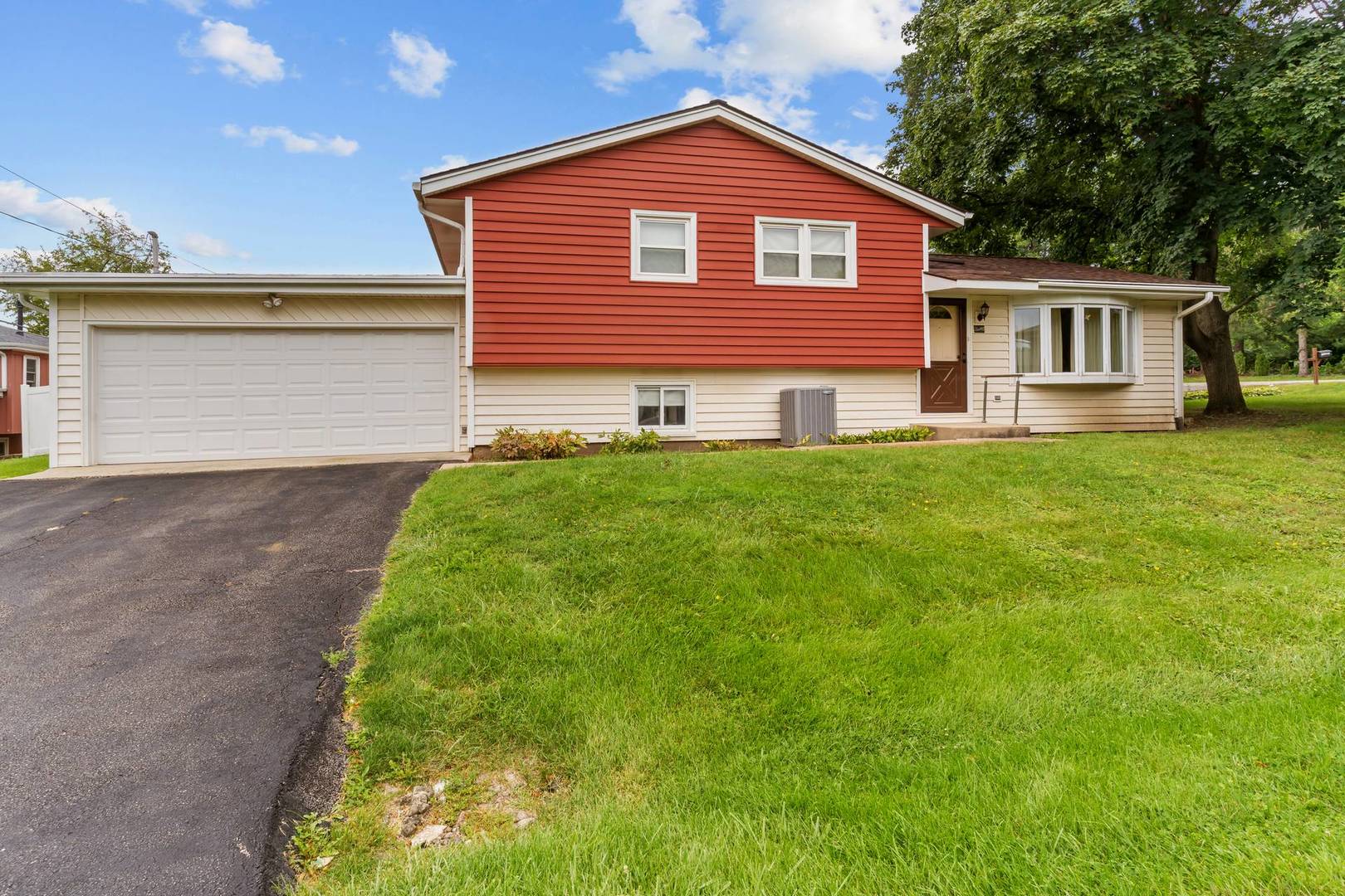 26W447 Harrison Avenue, Winfield, IL 60190