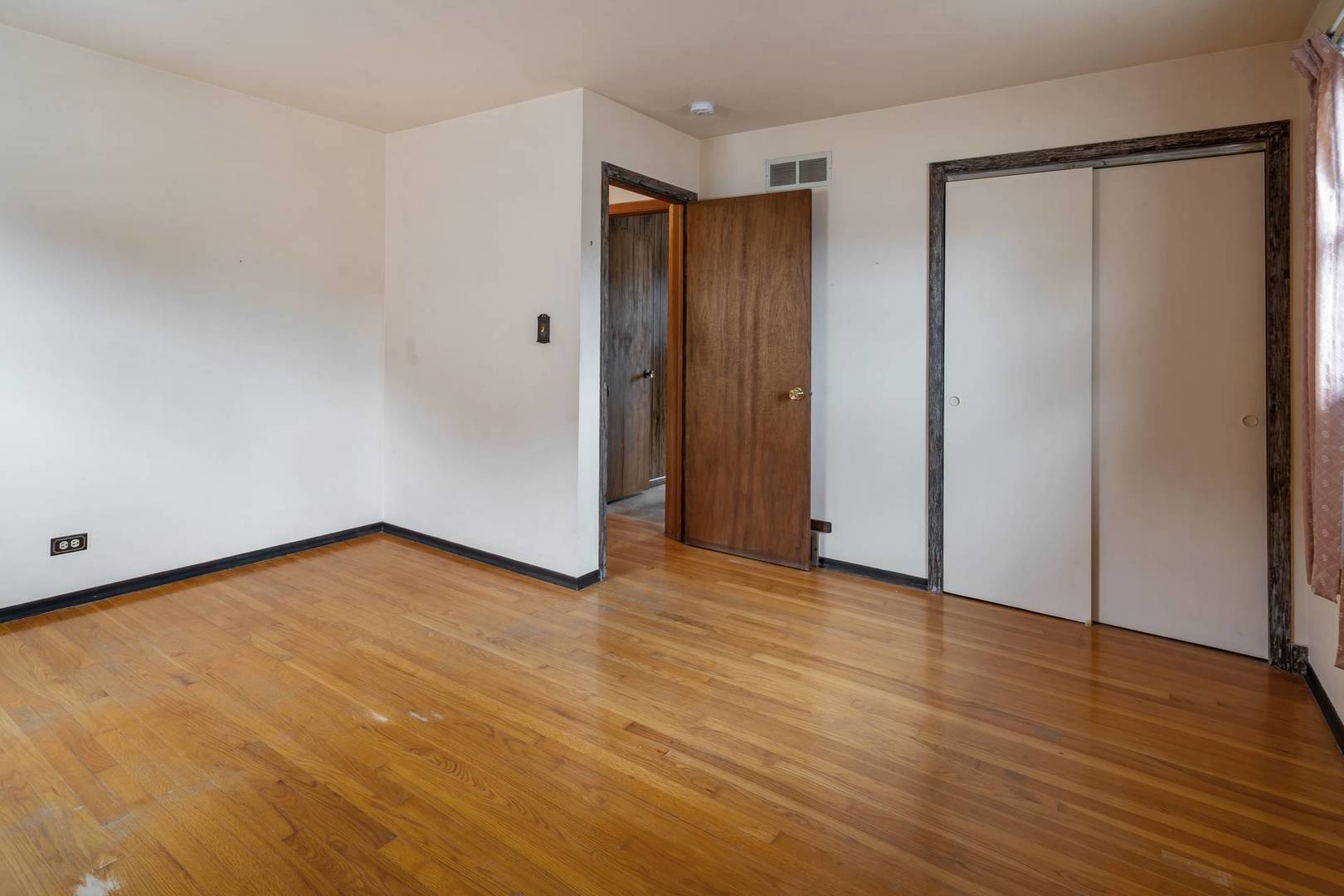 26W447 Harrison Avenue, Winfield, IL 60190