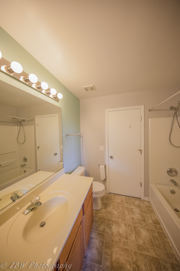 2400 Sunrise Court #2400, Aurora, IL 60503
