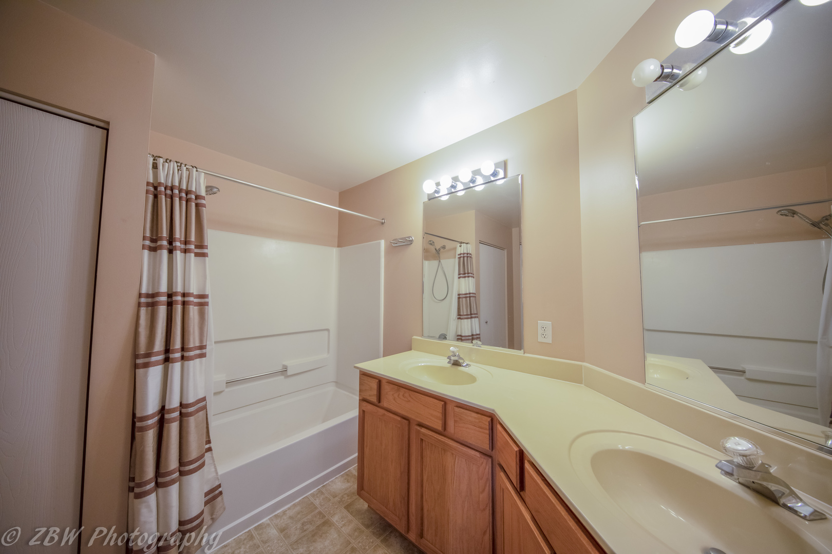 2400 Sunrise Court #2400, Aurora, IL 60503