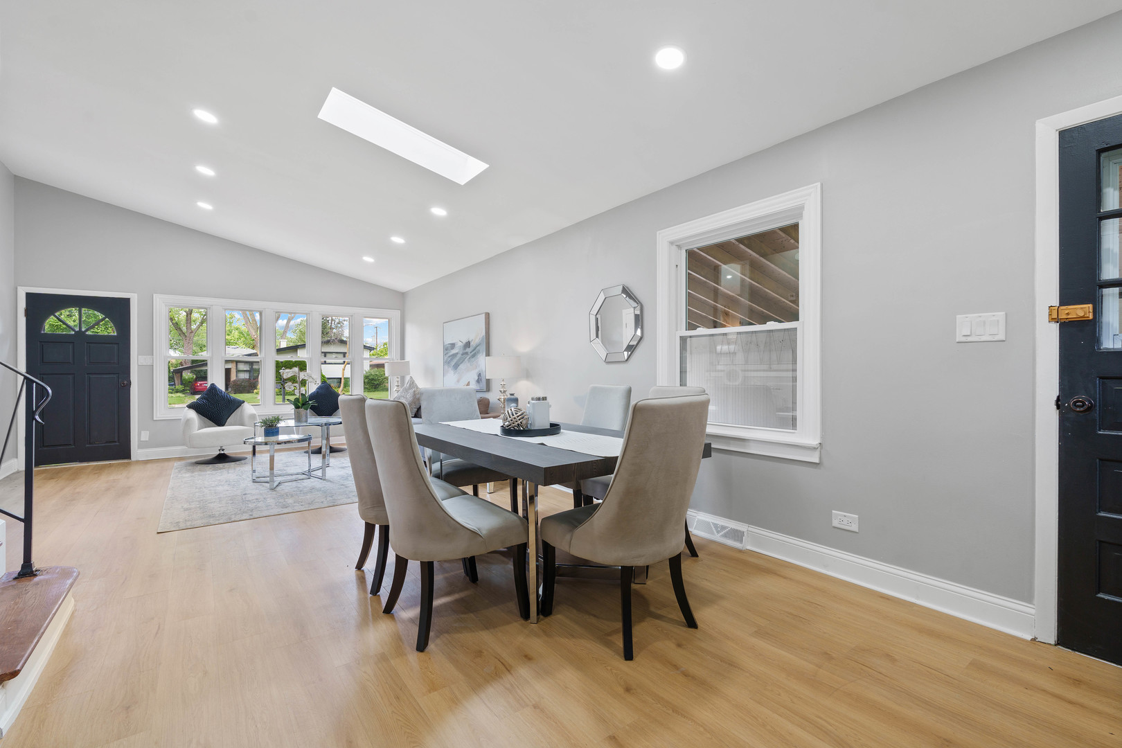 1049 Perda Lane, Des Plaines, IL 60016