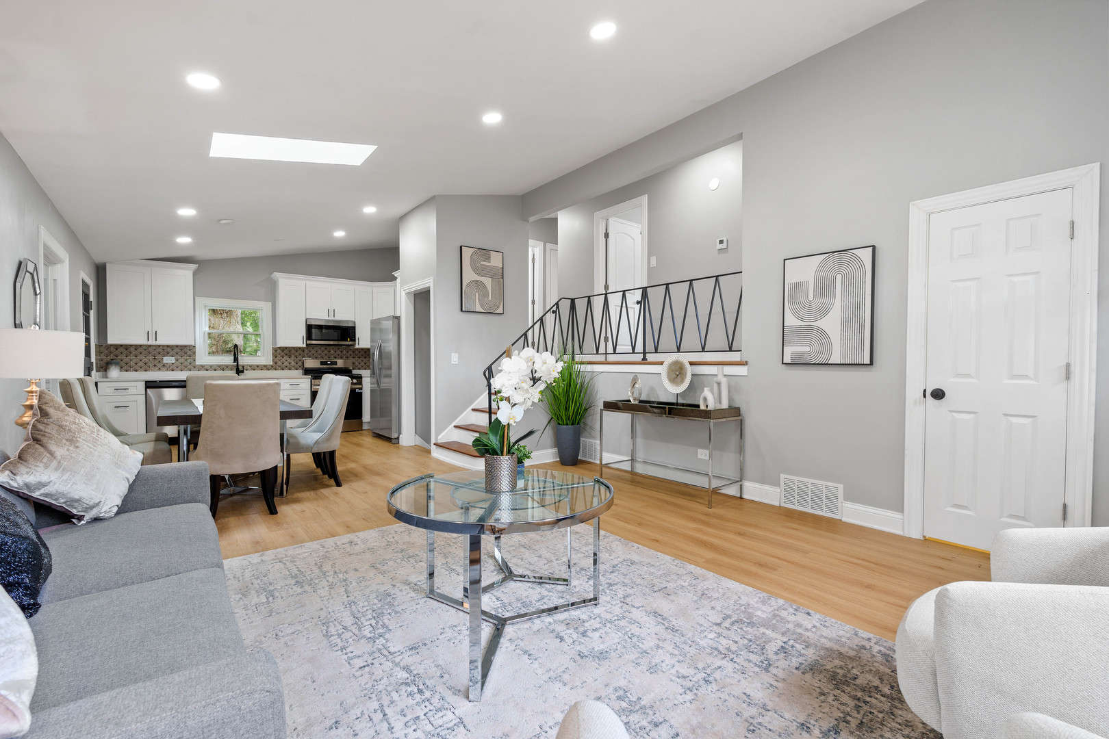 1049 Perda Lane, Des Plaines, IL 60016