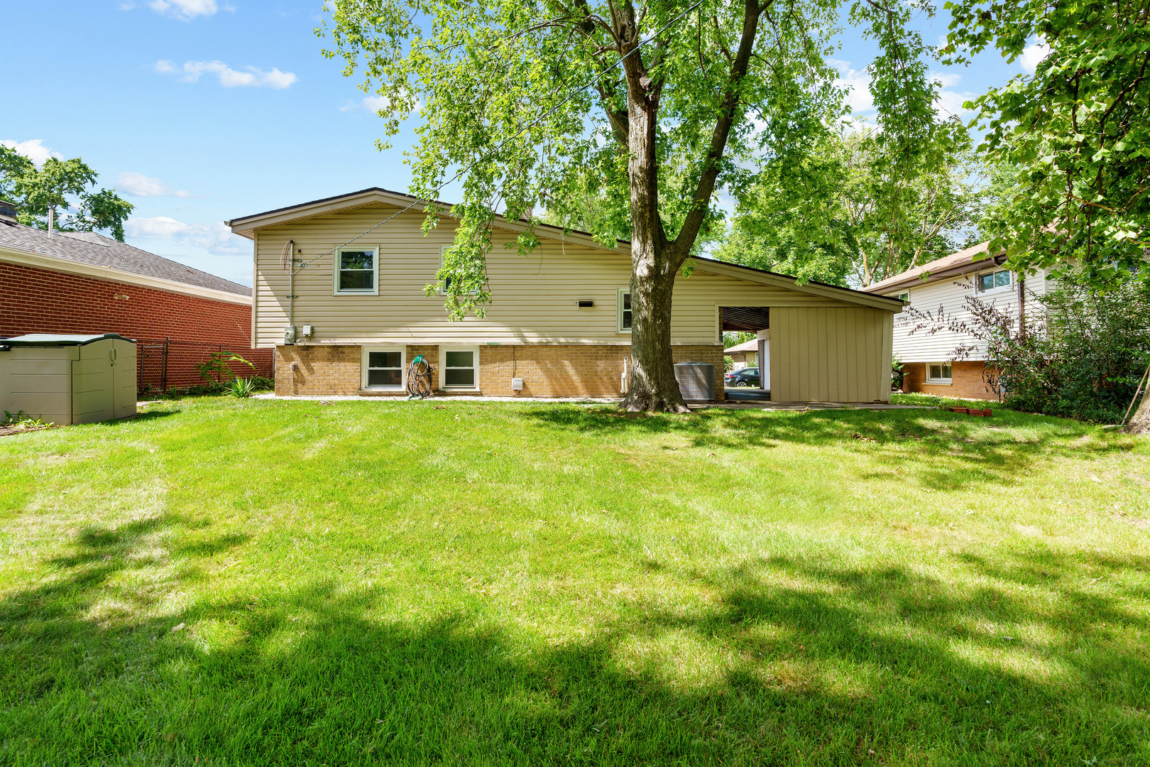 1049 Perda Lane, Des Plaines, IL 60016