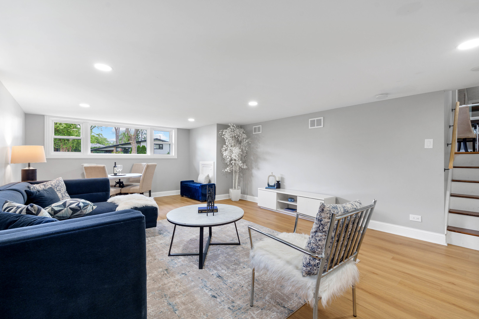1049 Perda Lane, Des Plaines, IL 60016