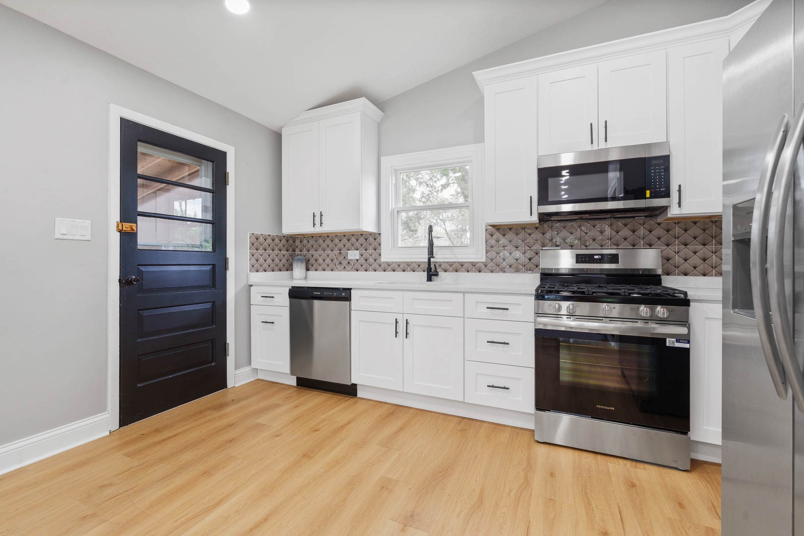 1049 Perda Lane, Des Plaines, IL 60016