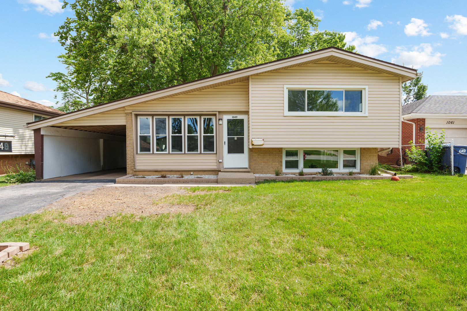 1049 Perda Lane, Des Plaines, IL 60016