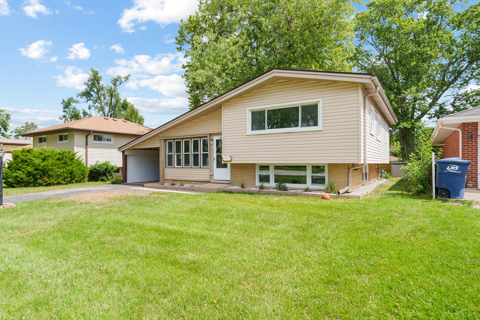 1049 Perda Lane, Des Plaines, IL 60016