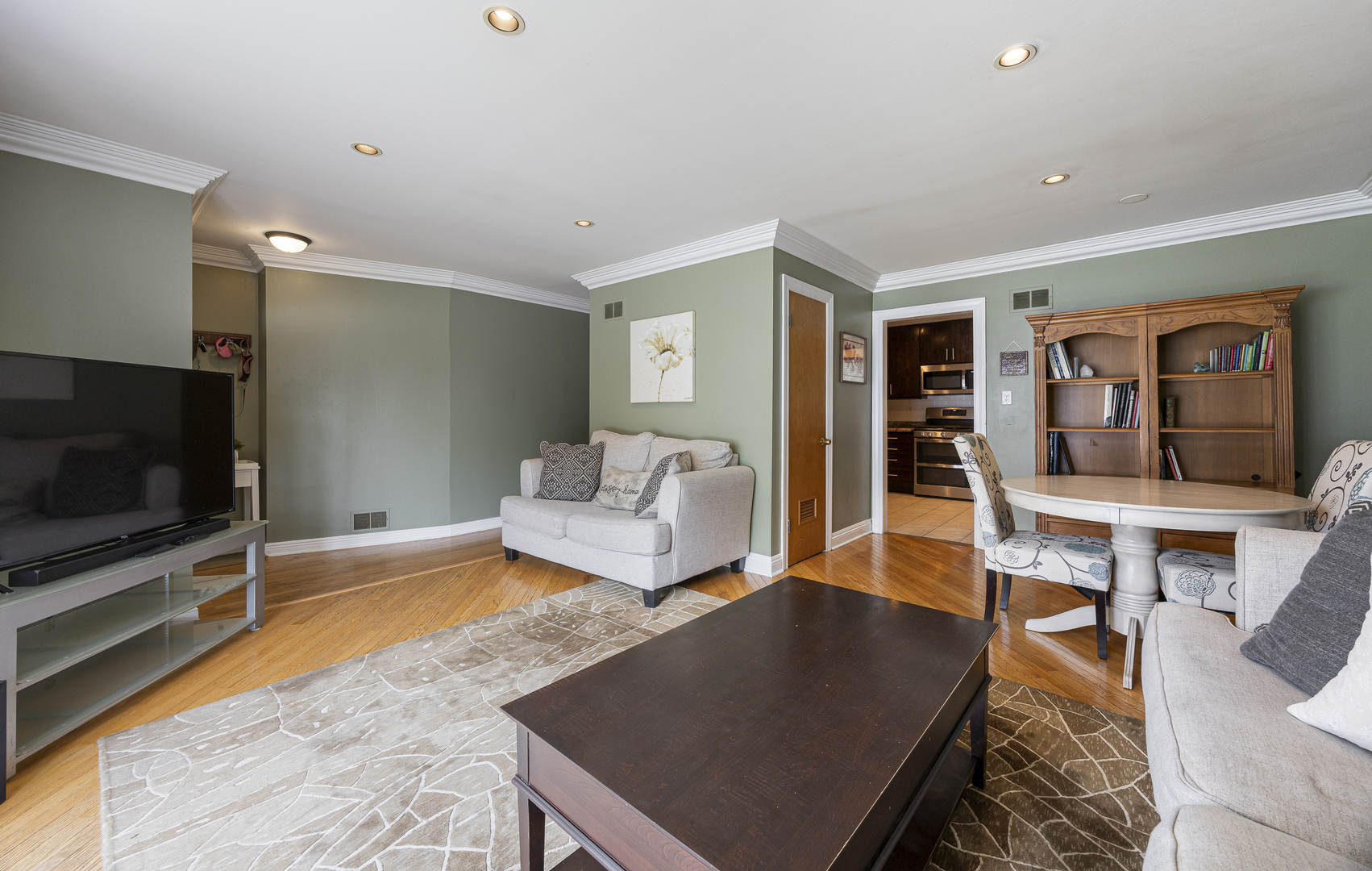 532 Landmeier Road, Elk Grove Village, IL 60007