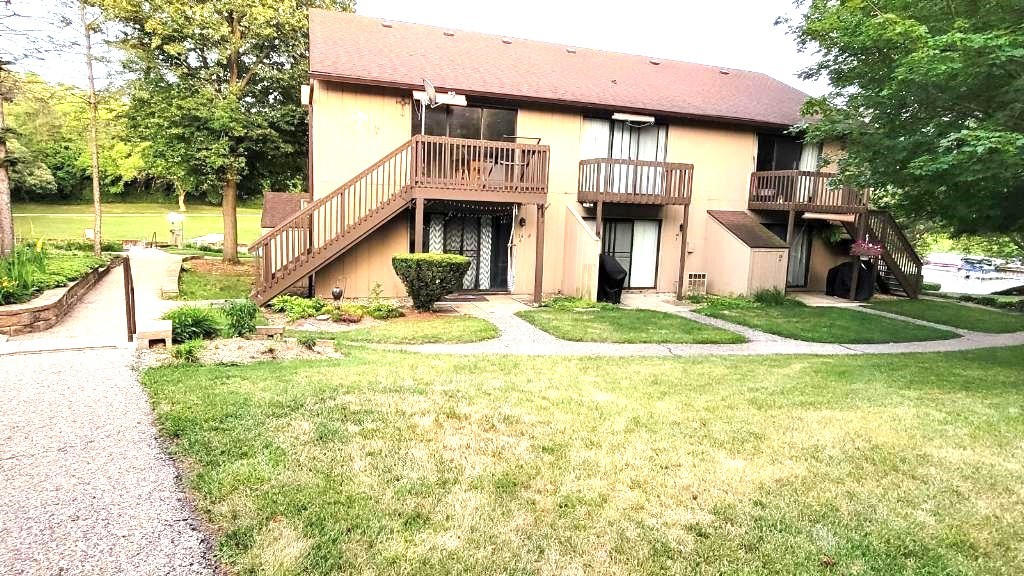 26 Jamaica Colony #6, Fox Lake, IL 60020