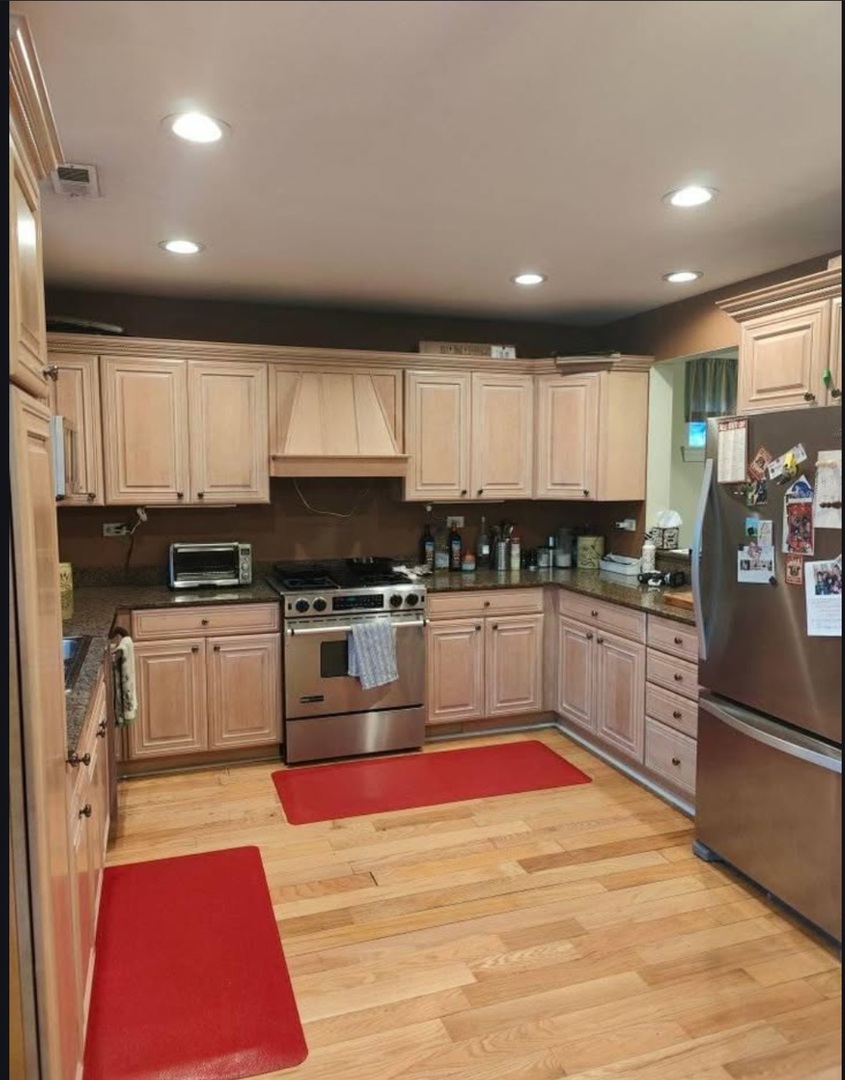2045 N Honore Street #A, Chicago, IL 60614