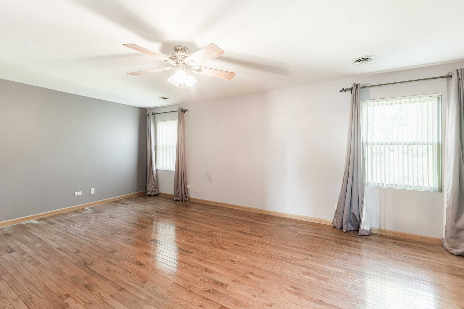 4N427 3rd Avenue, Addison, IL 60101