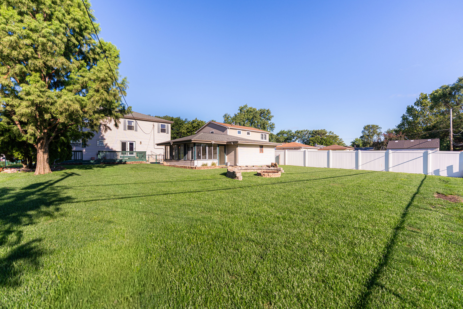 4N427 3rd Avenue, Addison, IL 60101