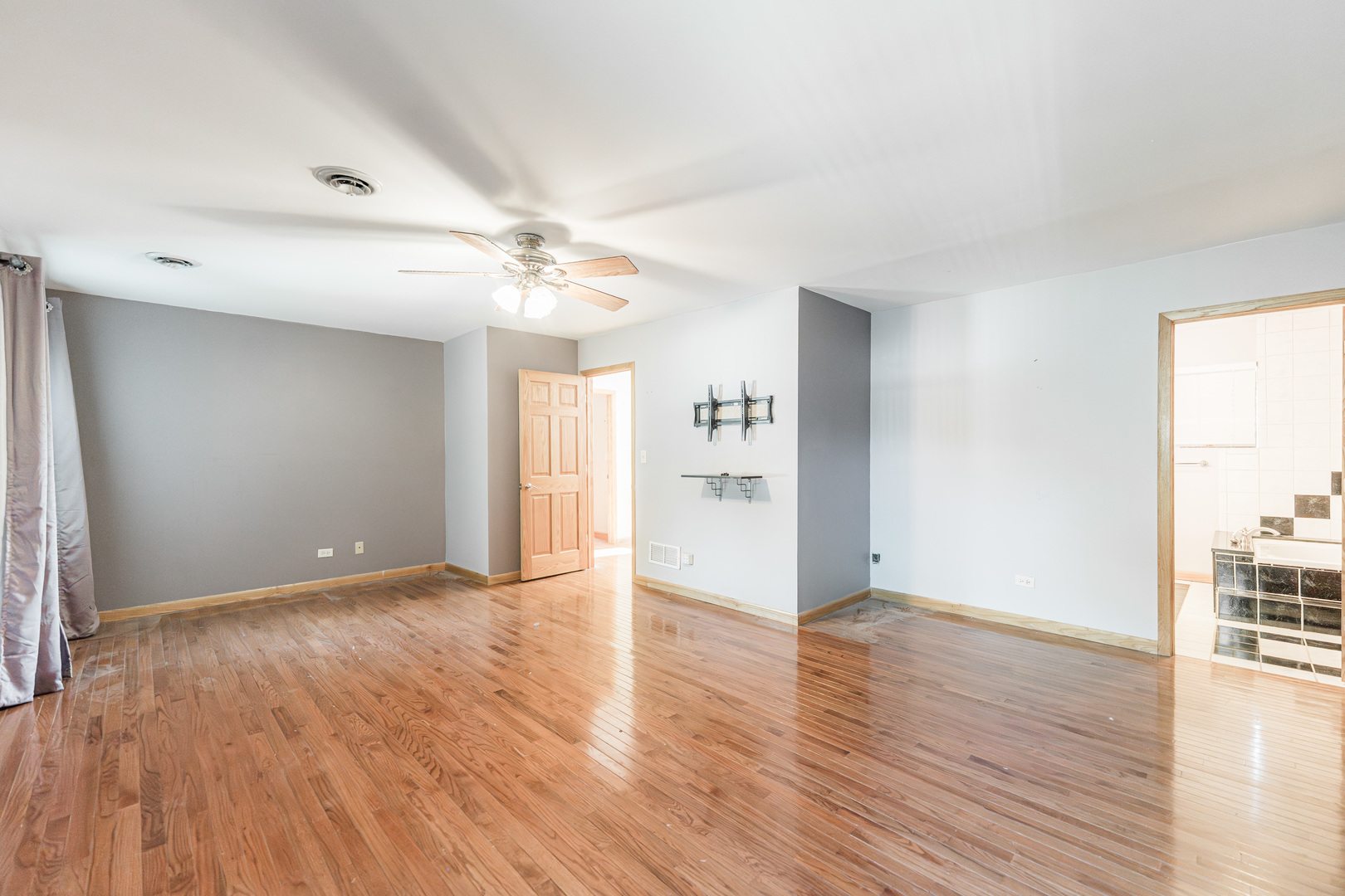 4N427 3rd Avenue, Addison, IL 60101