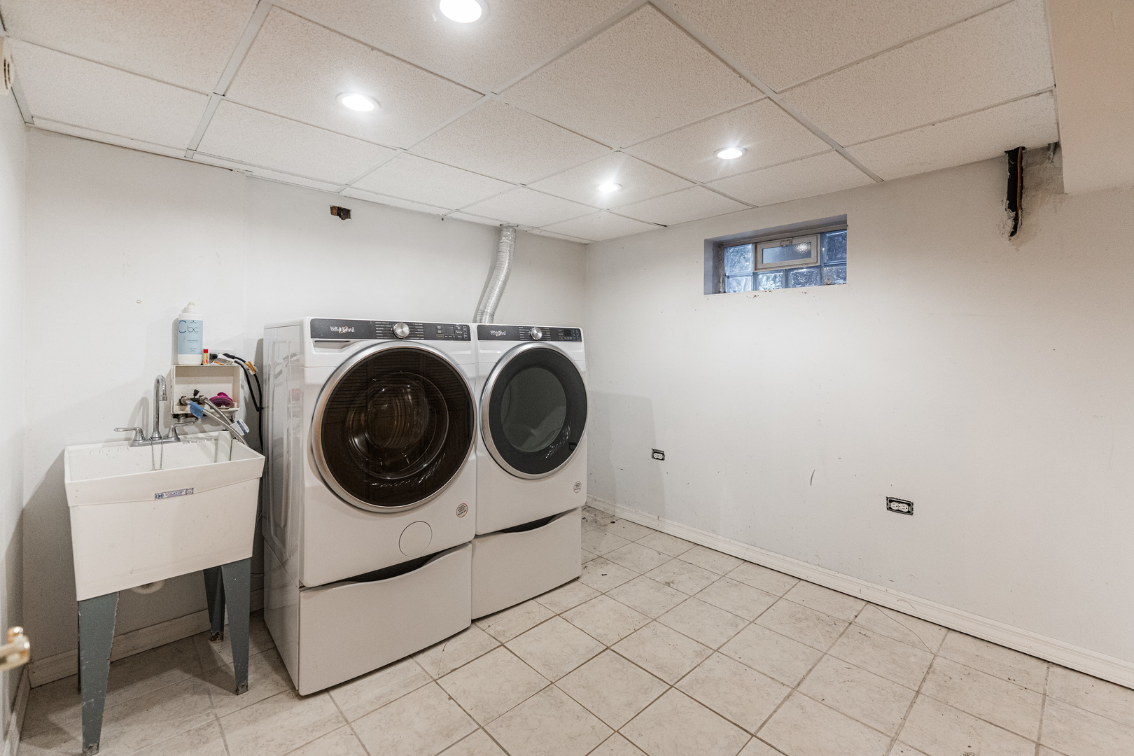 4N427 3rd Avenue, Addison, IL 60101