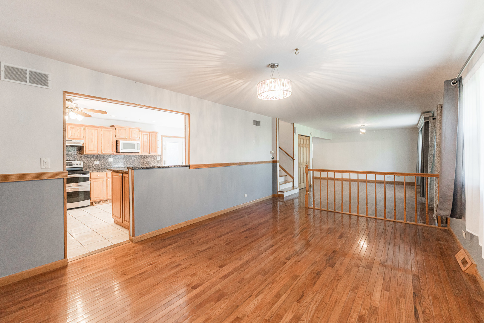 4N427 3rd Avenue, Addison, IL 60101