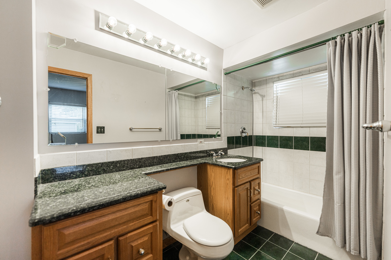 4N427 3rd Avenue, Addison, IL 60101