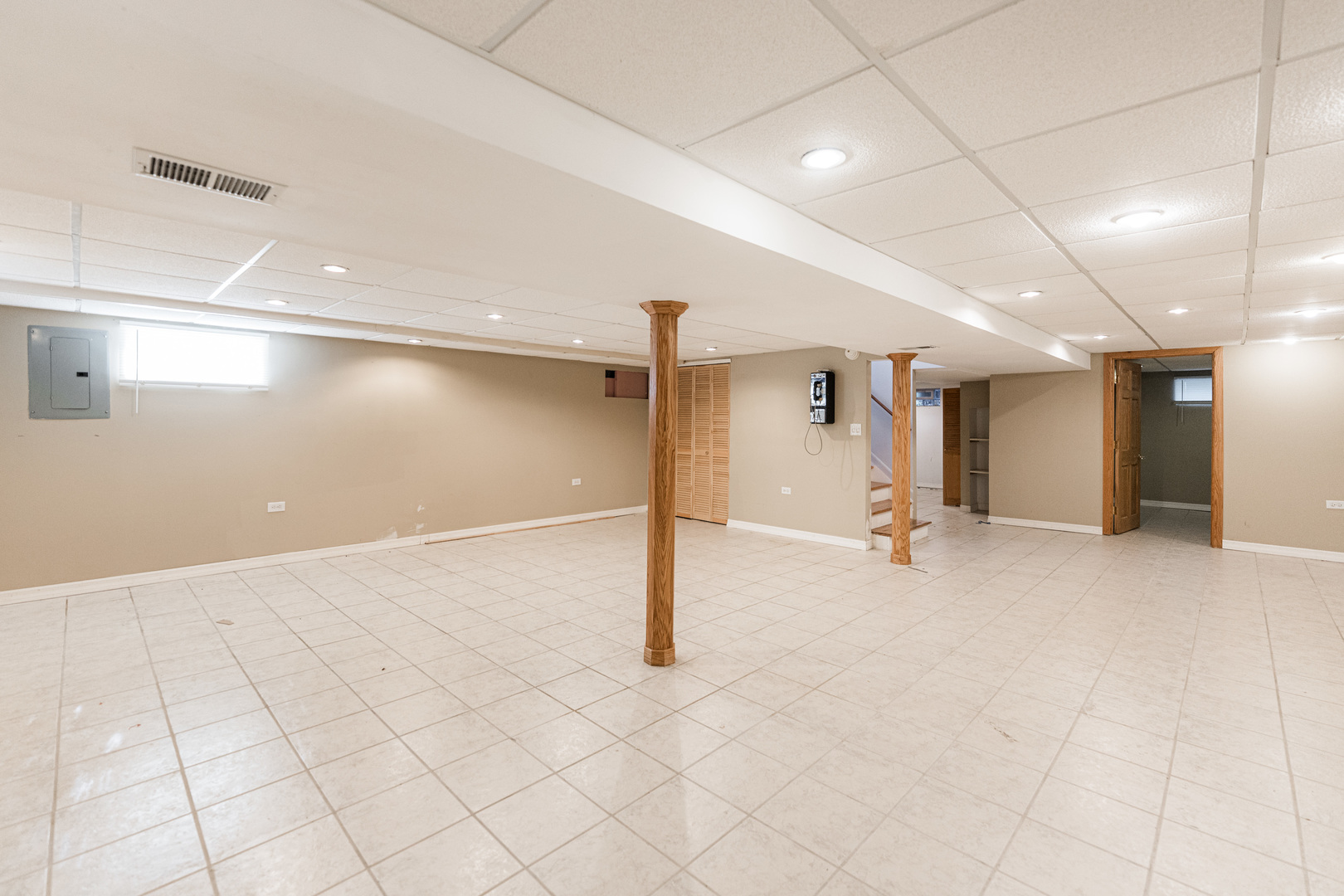 4N427 3rd Avenue, Addison, IL 60101