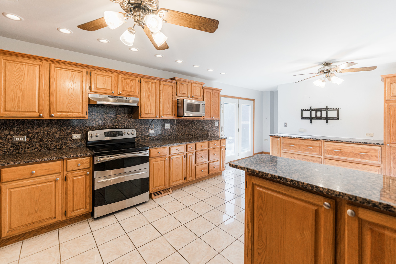 4N427 3rd Avenue, Addison, IL 60101
