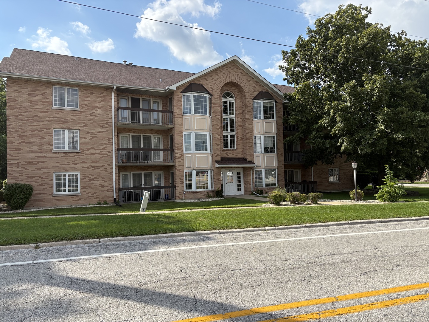 2161 Oak Road #2C, Homewood, IL 60430