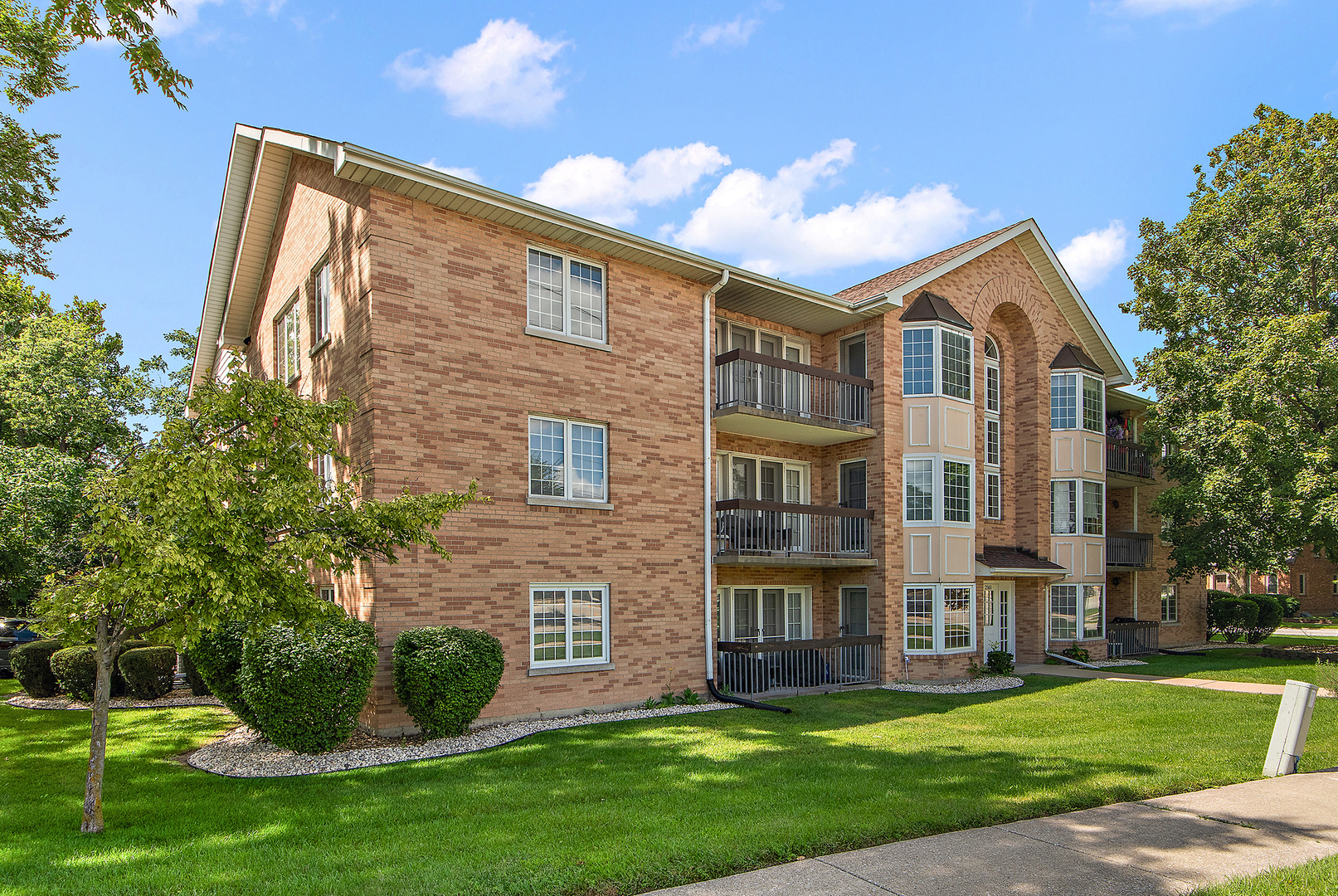 2161 Oak Road #2C, Homewood, IL 60430