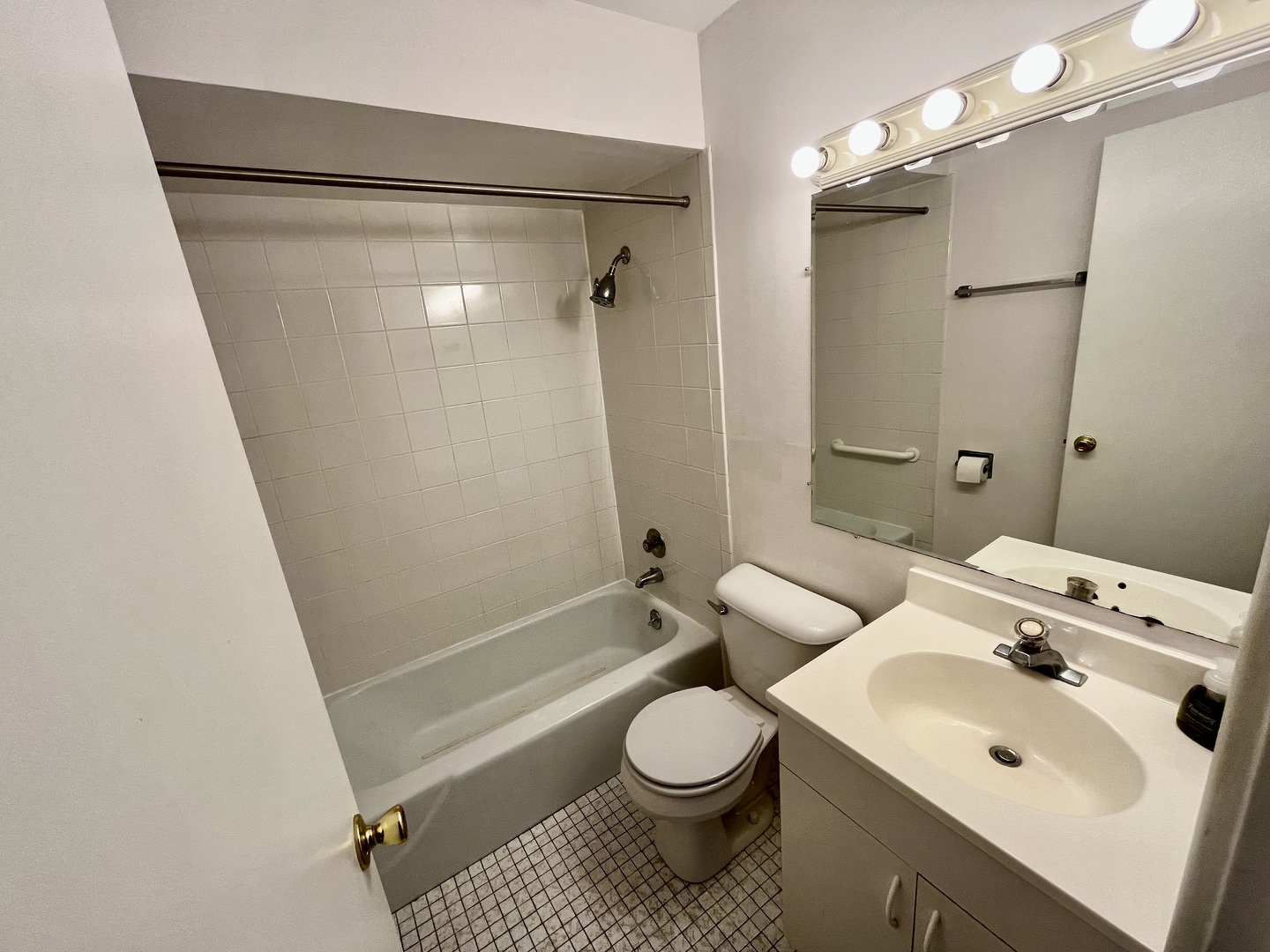 7101 W 166th Street #1c, Tinley Park, IL 60477