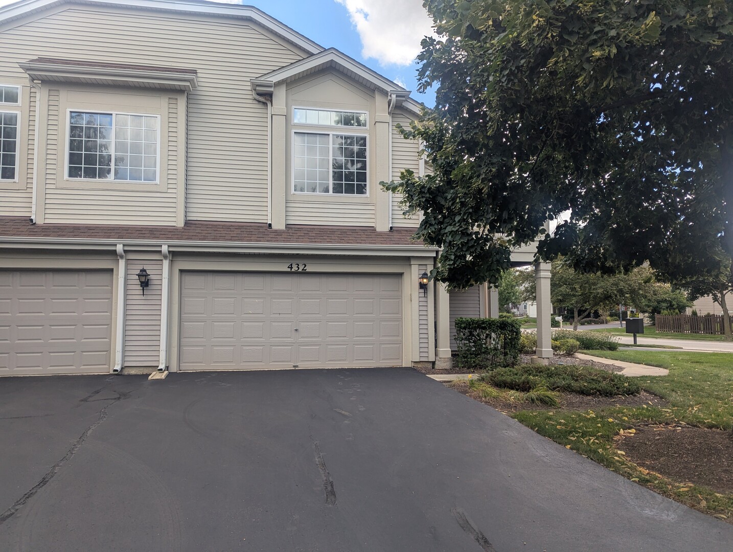 432 E THORNHILL Lane, Palatine, IL 60074