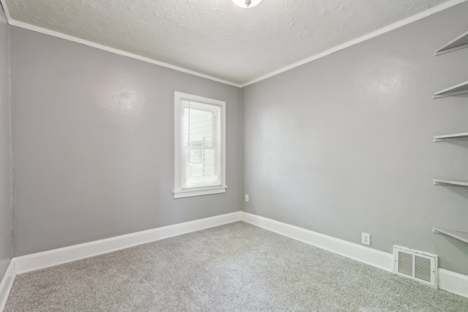 422 Miriam Avenue, Rockford, IL 61101