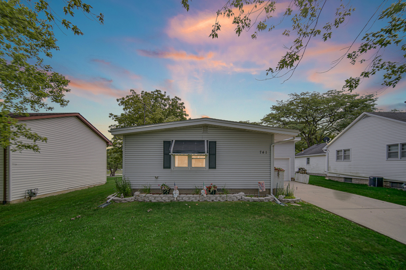 741 Elliott Street, Beecher, IL 60401