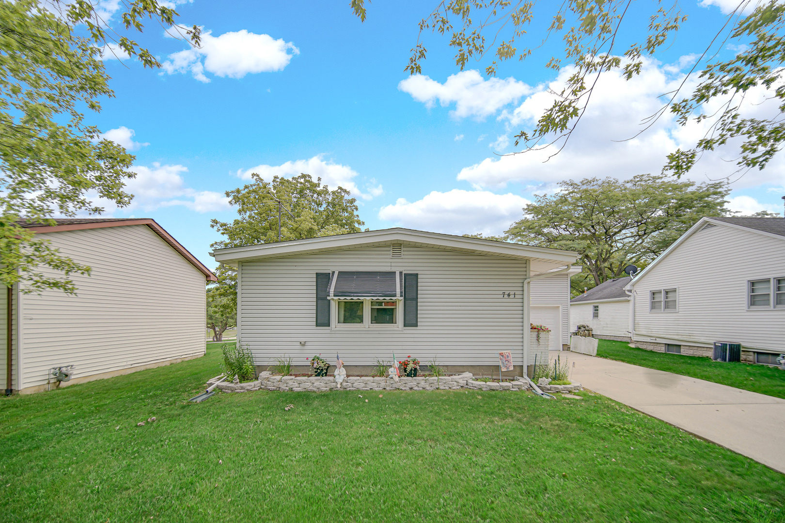 741 Elliott Street, Beecher, IL 60401
