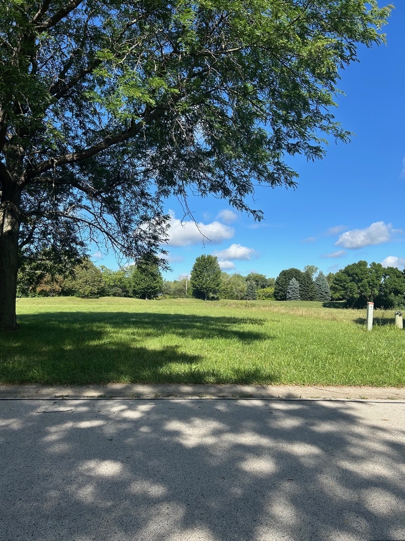 33 cutters run Drive, South Barrington, IL 60010