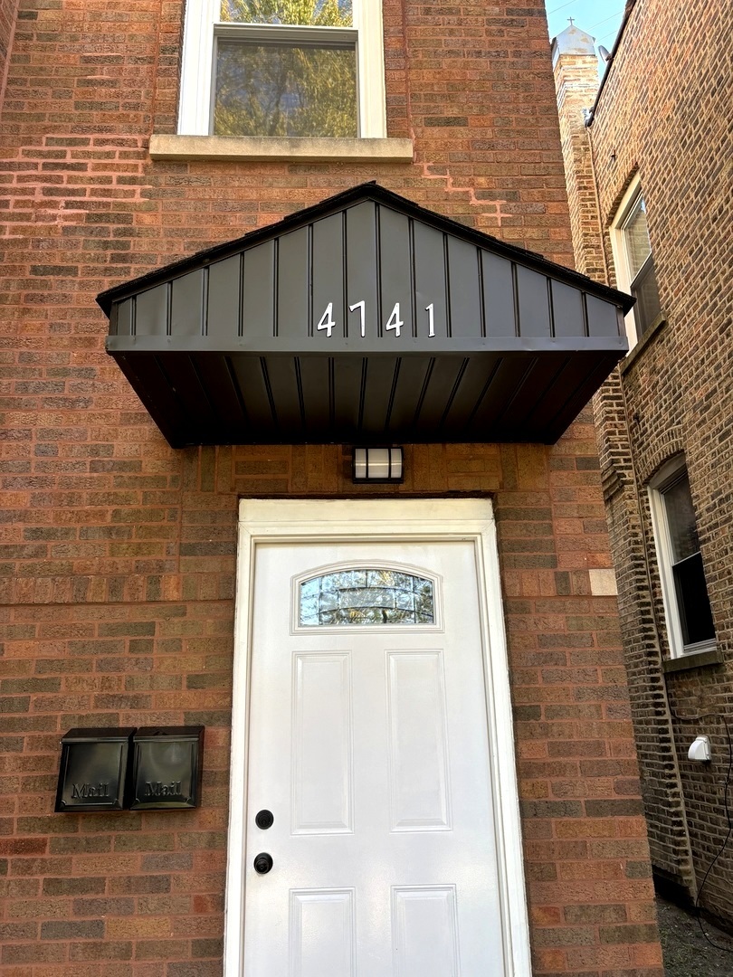 4741 N Keating Avenue, Chicago, IL 60630