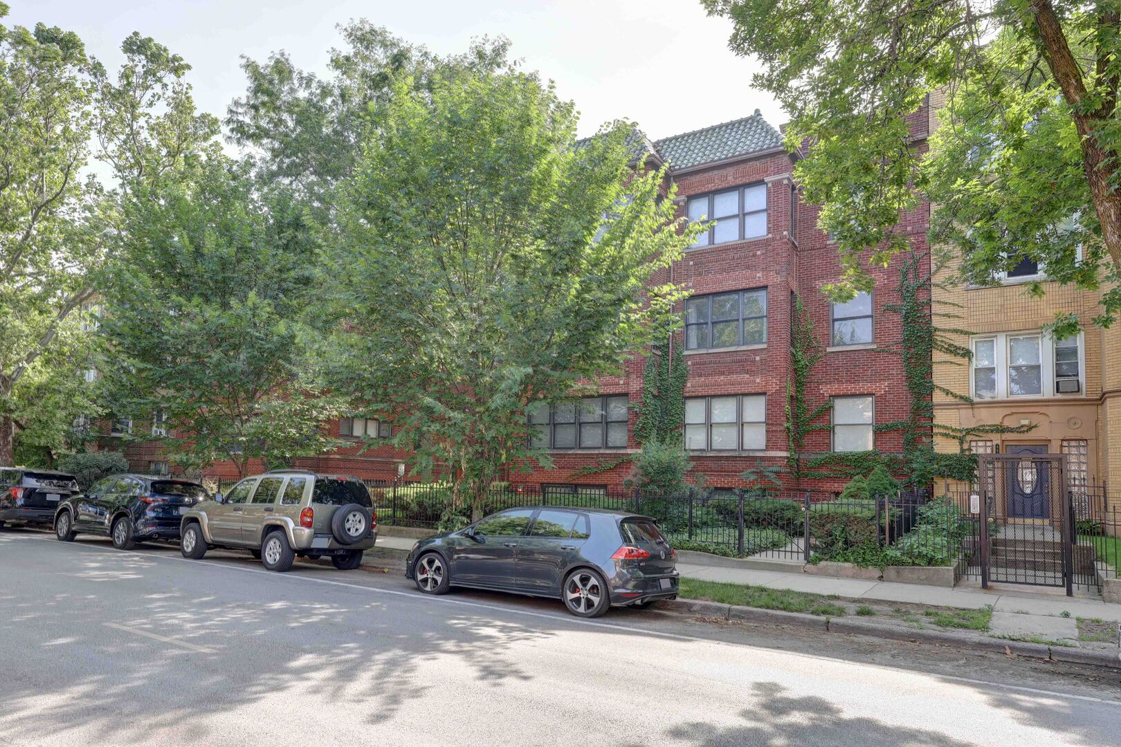6620 N Ashland Avenue #1, Chicago, IL 60626