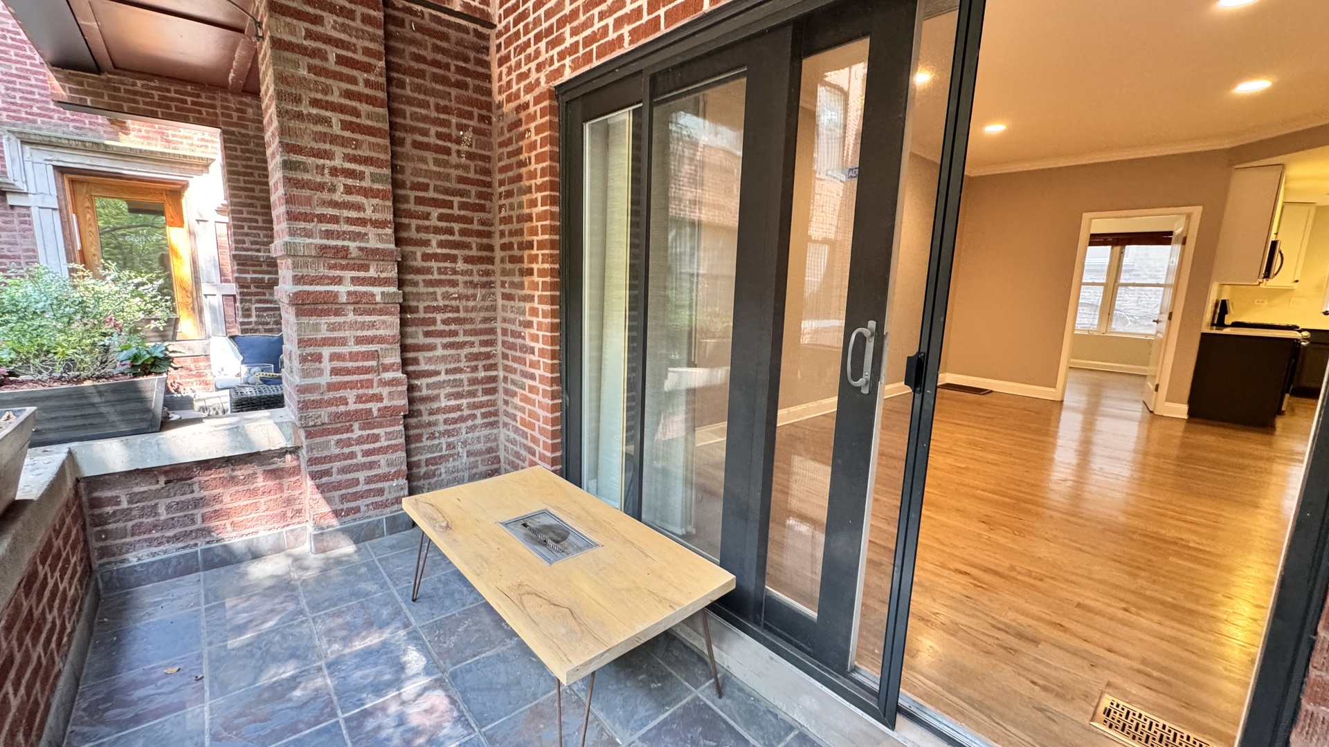 6620 N Ashland Avenue #1, Chicago, IL 60626