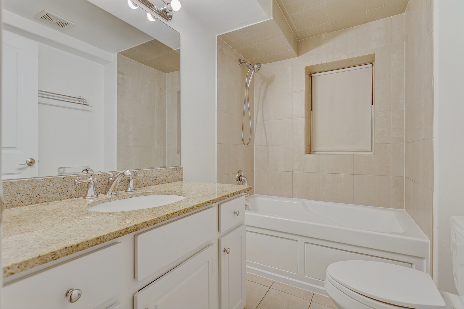 6620 N Ashland Avenue #1, Chicago, IL 60626
