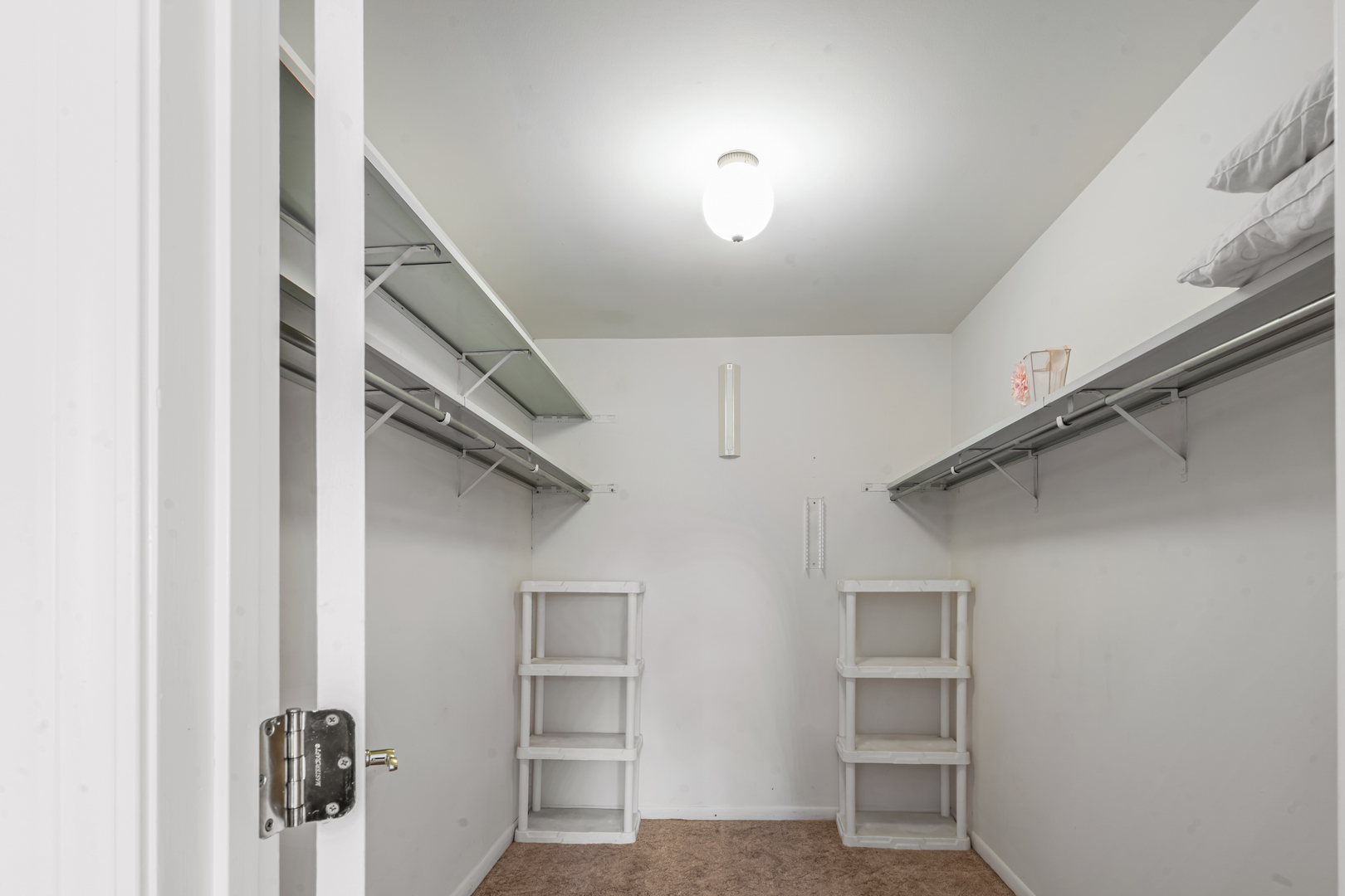 945 E Kenilworth Avenue #429, Palatine, IL 60074