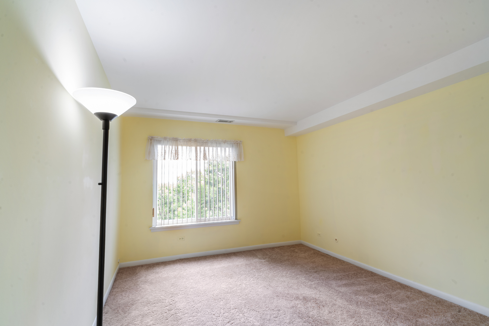 945 E Kenilworth Avenue #429, Palatine, IL 60074