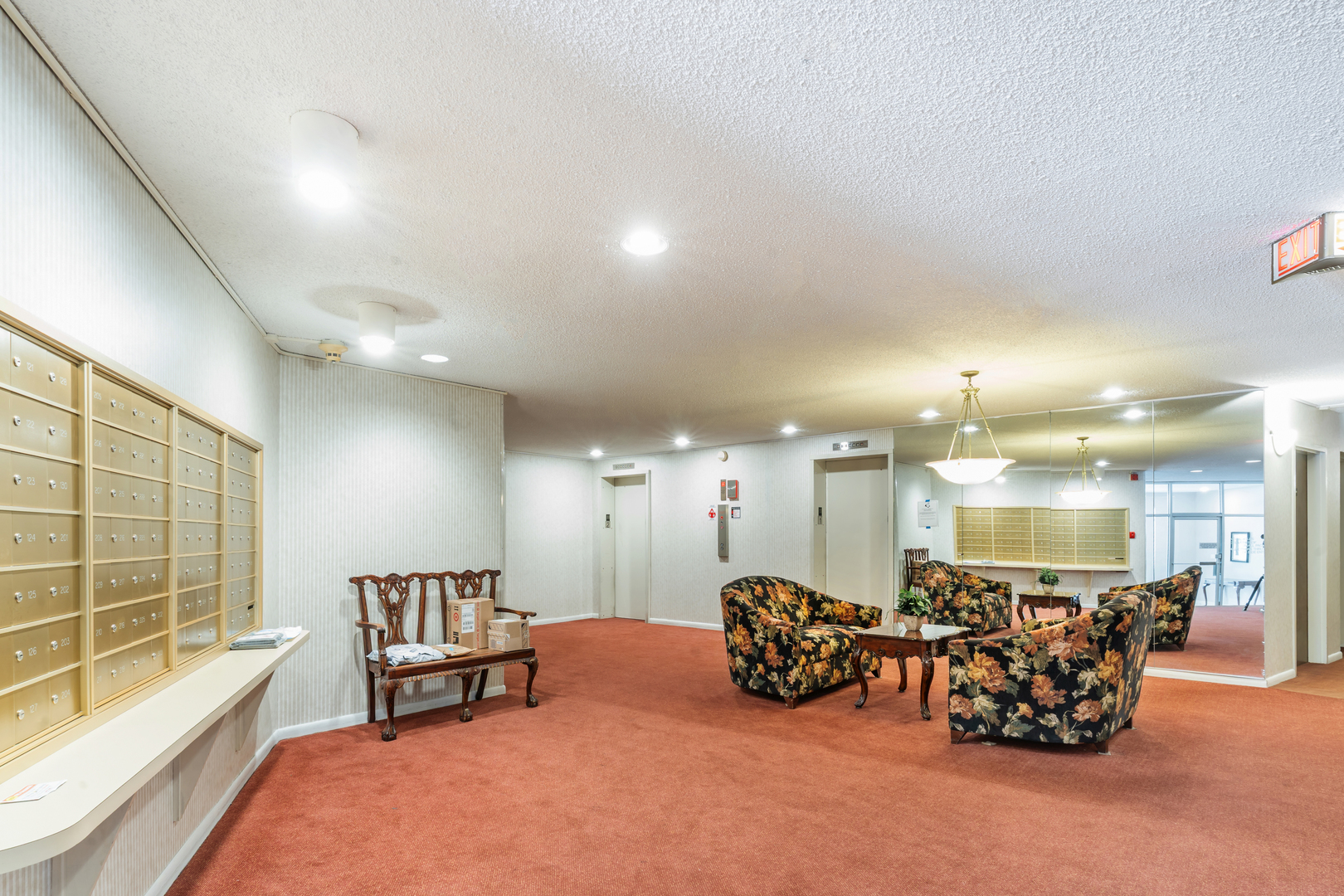 945 E Kenilworth Avenue #429, Palatine, IL 60074