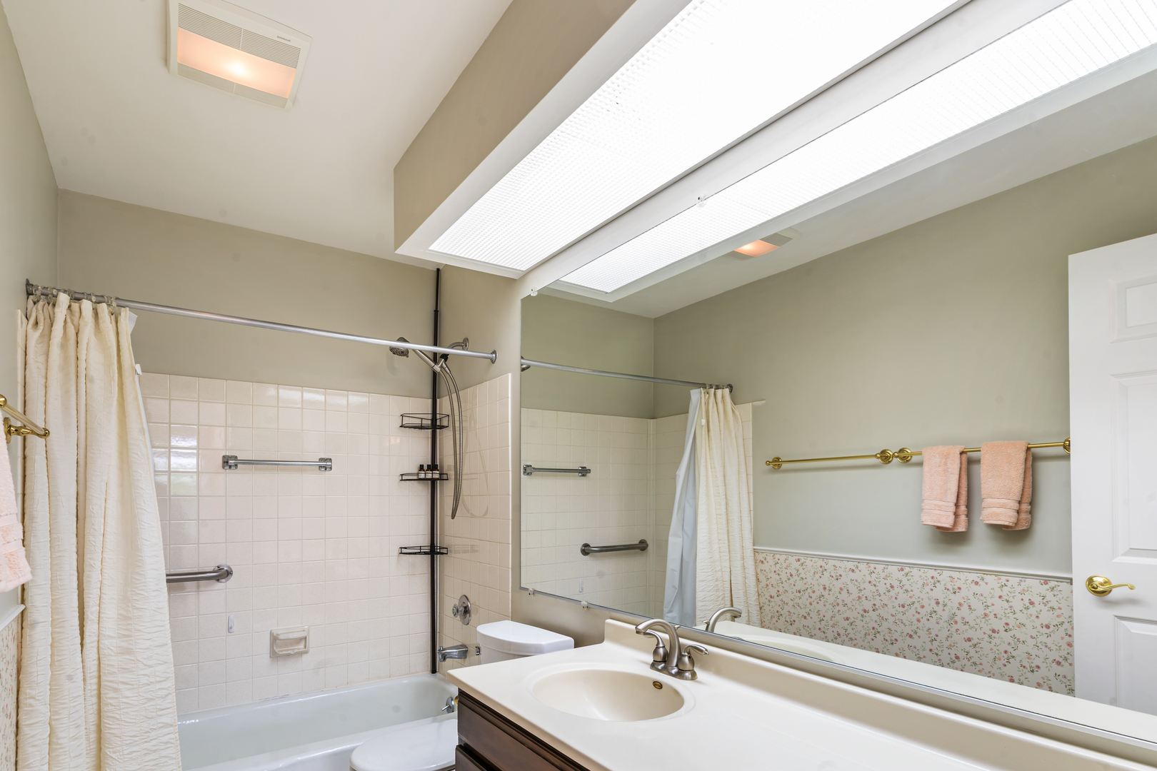 945 E Kenilworth Avenue #429, Palatine, IL 60074