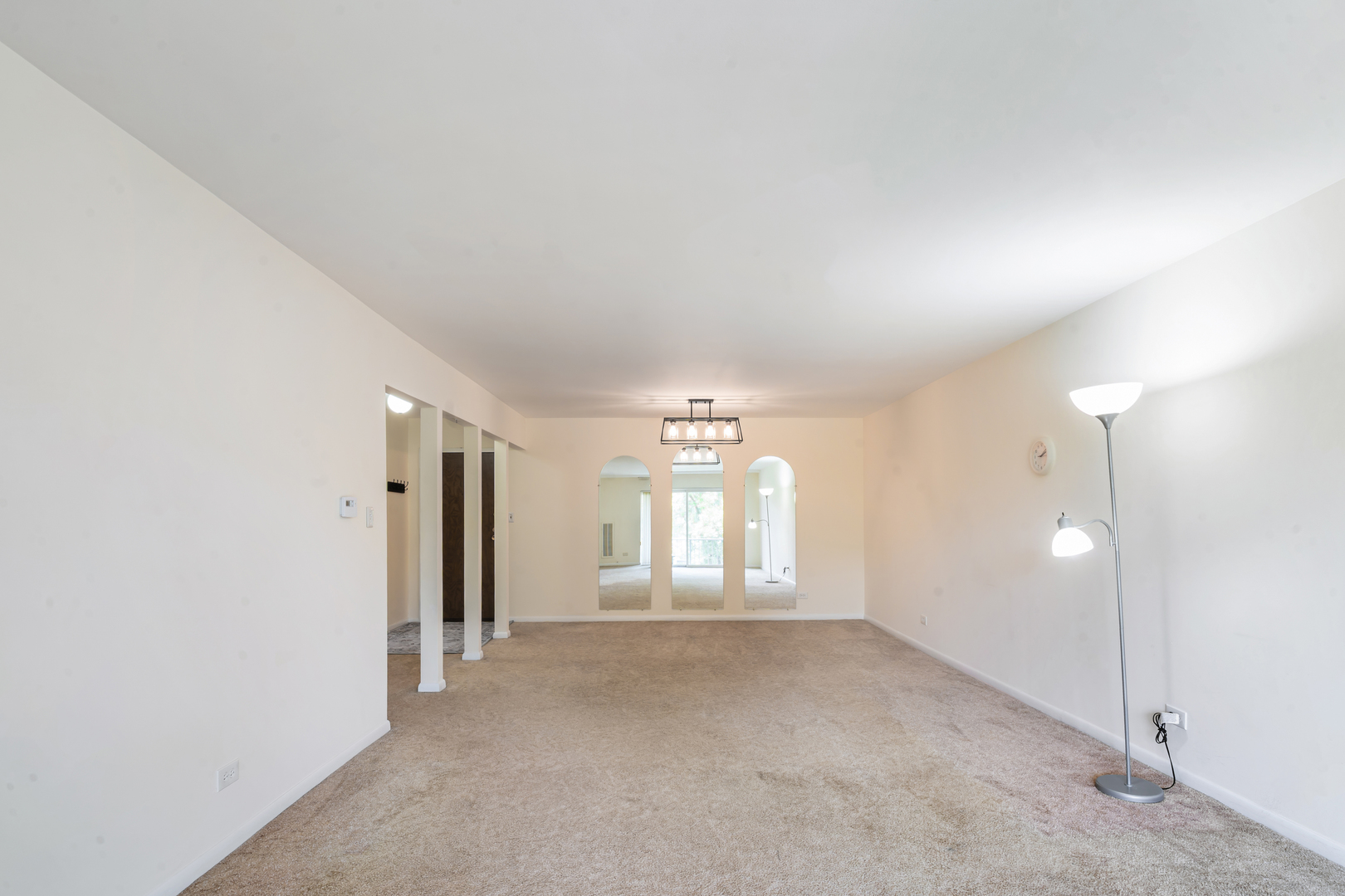 945 E Kenilworth Avenue #429, Palatine, IL 60074