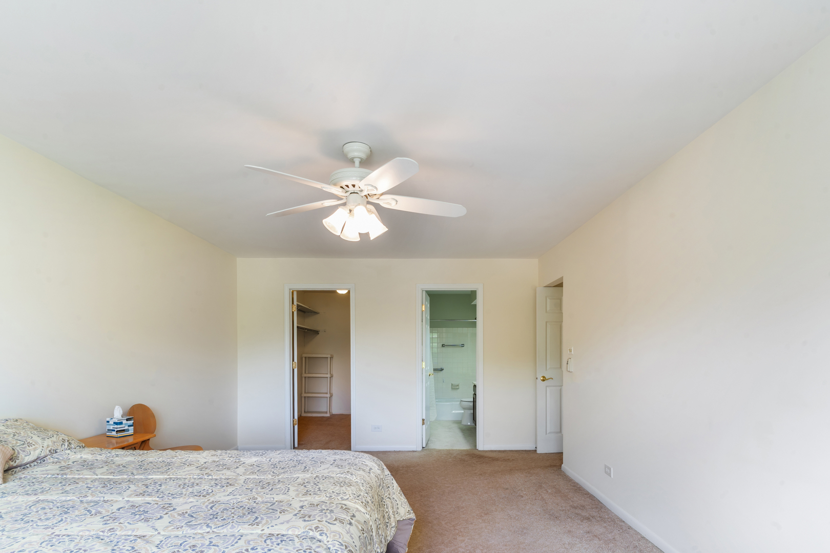 945 E Kenilworth Avenue #429, Palatine, IL 60074