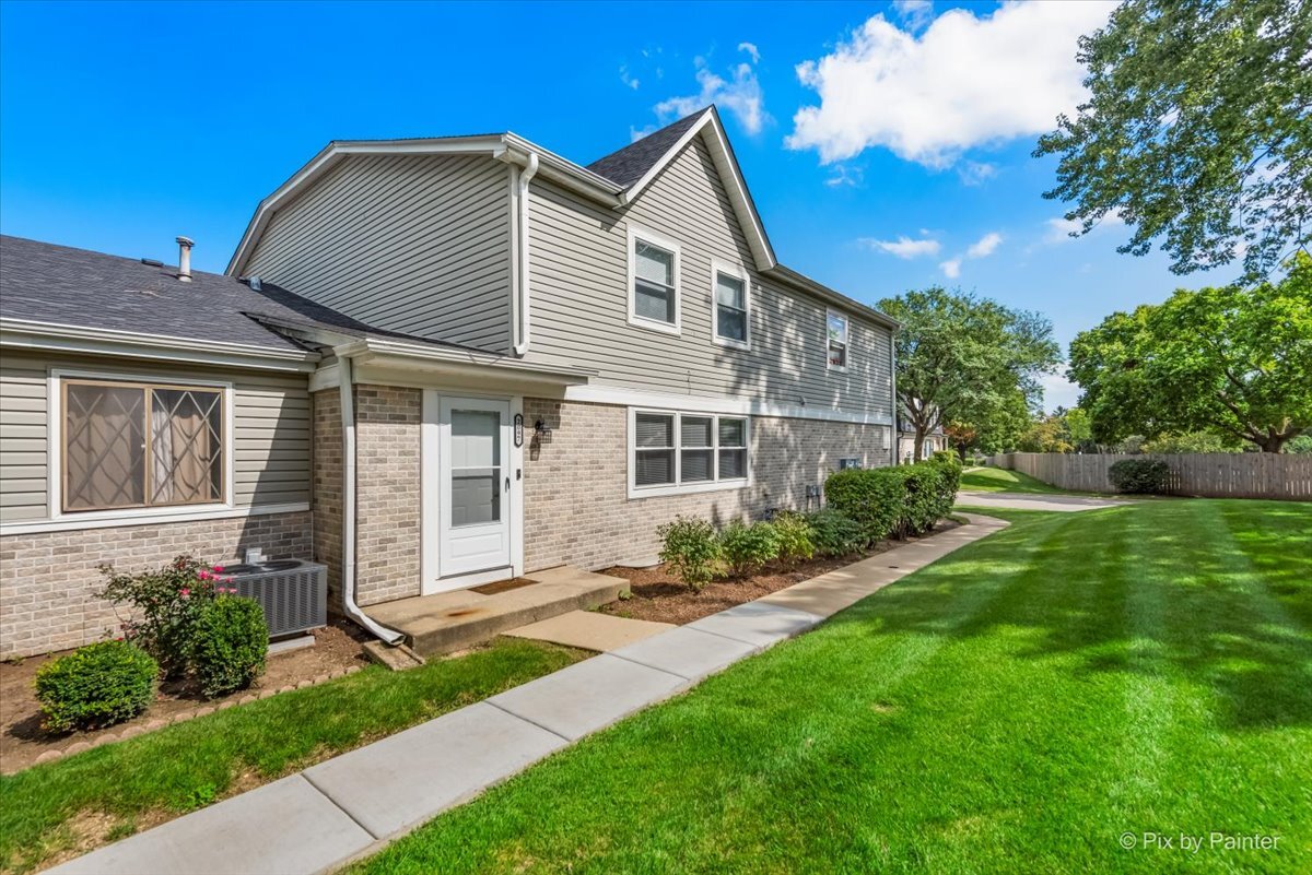 2097 N Ginger Creek Drive, Palatine, IL 60074